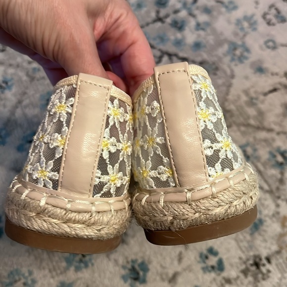 NWOT Madden Girl July Mesh Daisy Flat Size 6.5 - Picture 8 of 16